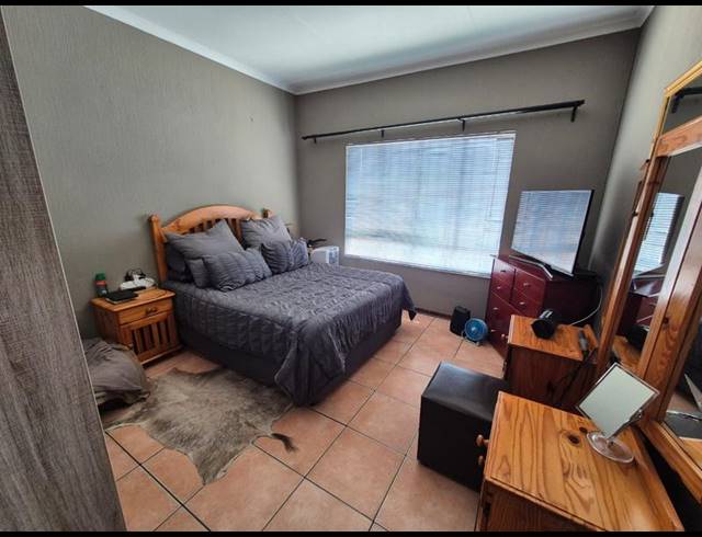 2 BEDROOM SIMPLEX FOR SALE IN VERWOERDPARK